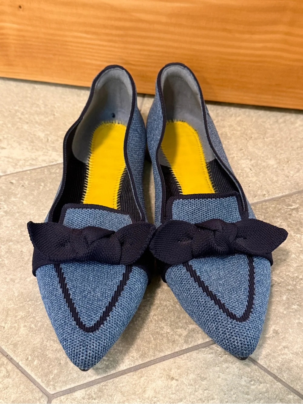 Vivaia Pointed Toe Bow Chambray Slip On Loafers Flats Women’s size 38/7-7.5